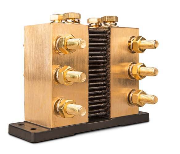 High-capacity Victron DC shunt with brass blocks and M10 threaded terminals for current measurement