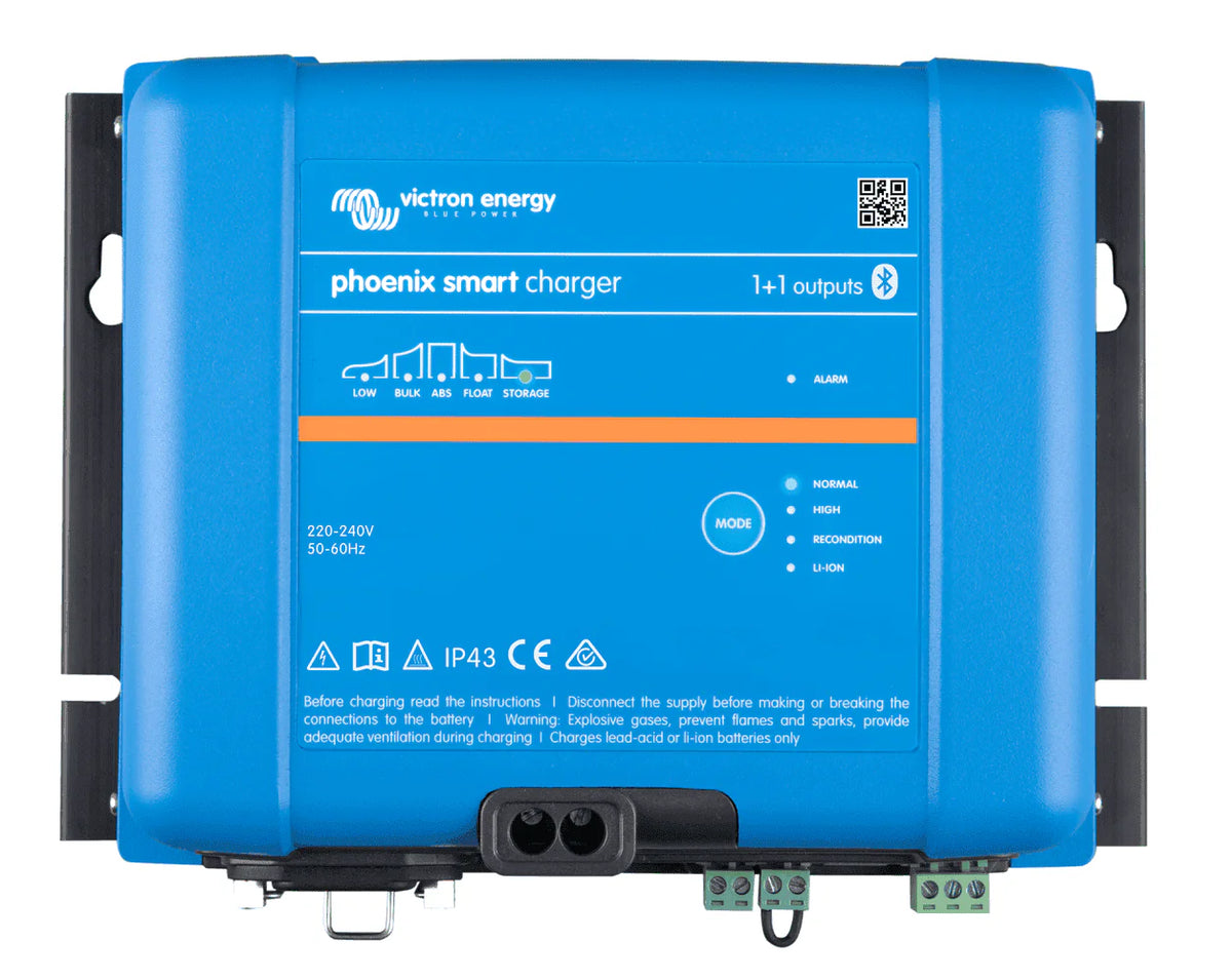 Front panel of Victron Phoenix Smart IP43 24V 25A battery charger with status LEDs and Bluetooth connectivity